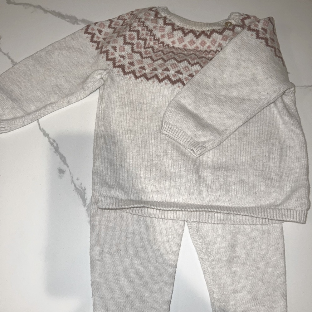 H and M set for girls. Worn once for a picture.